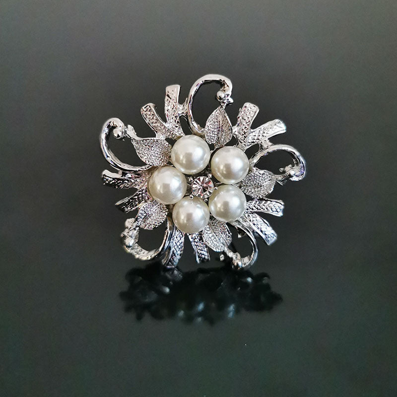 Flower Brooch with Diamonds