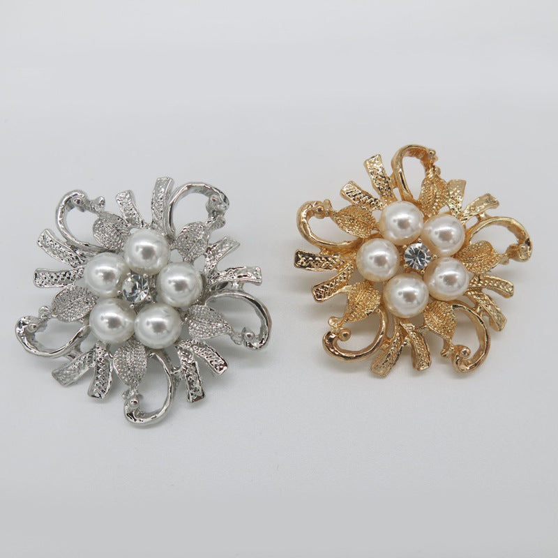 Flower Brooch with Diamonds