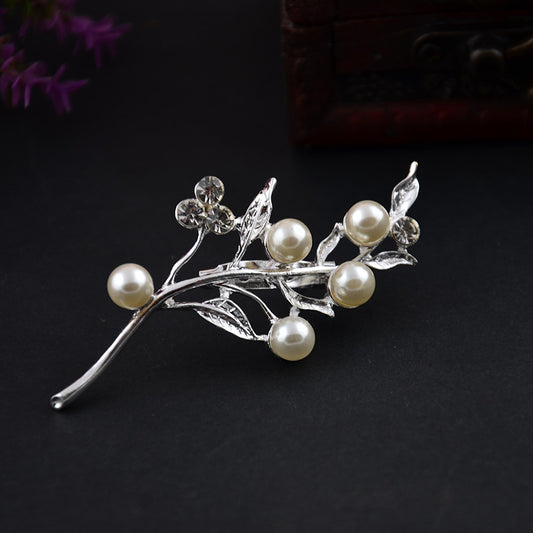 Rhinestone Alloy Leaves & Pearls Brooch