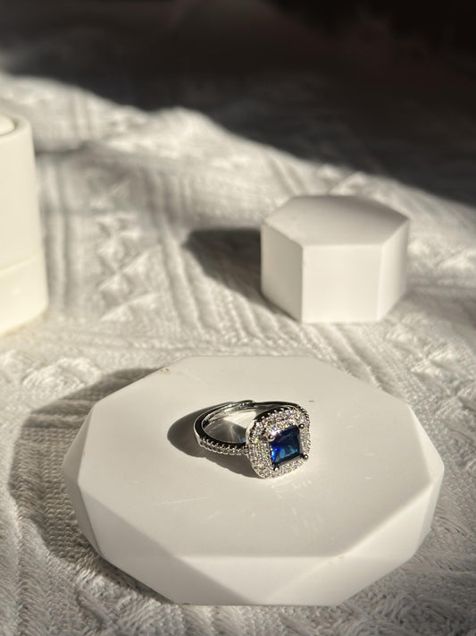 Classic oversized square imitation D moissanite ring