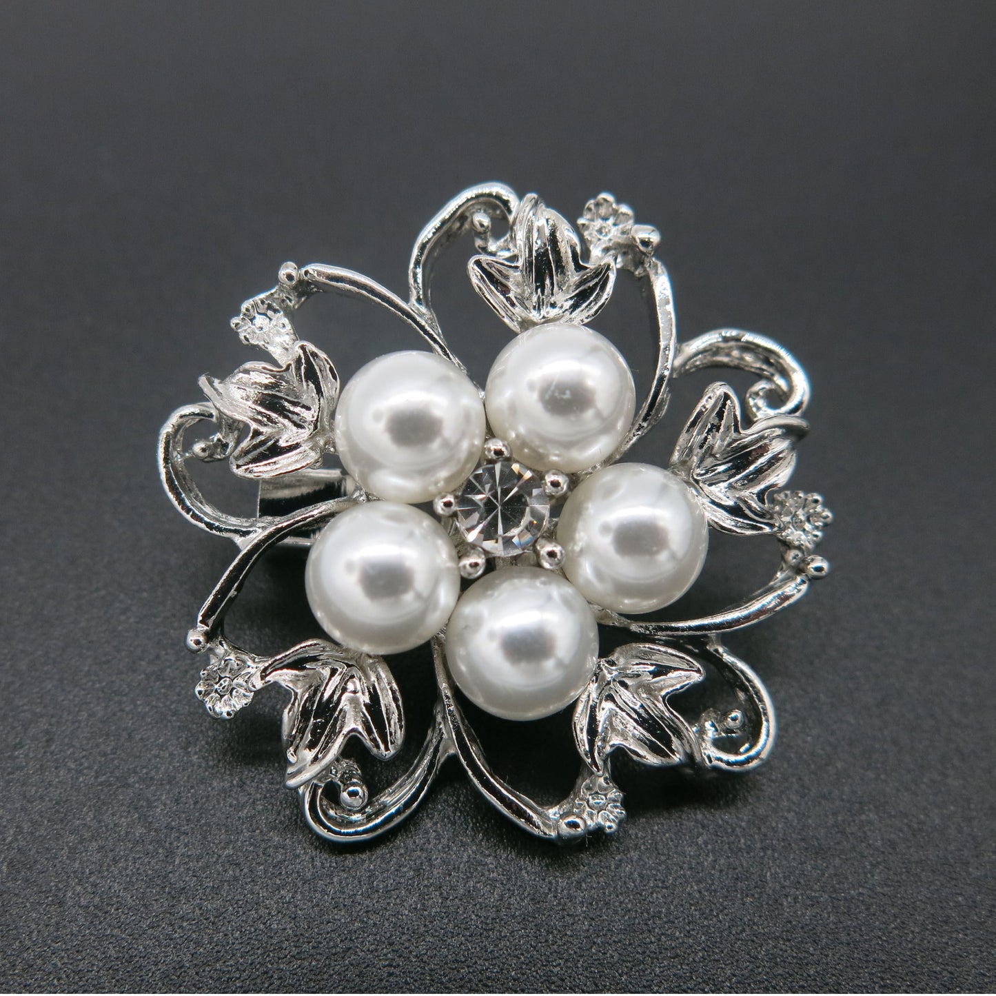 Pearl Alloy Flower Brooch