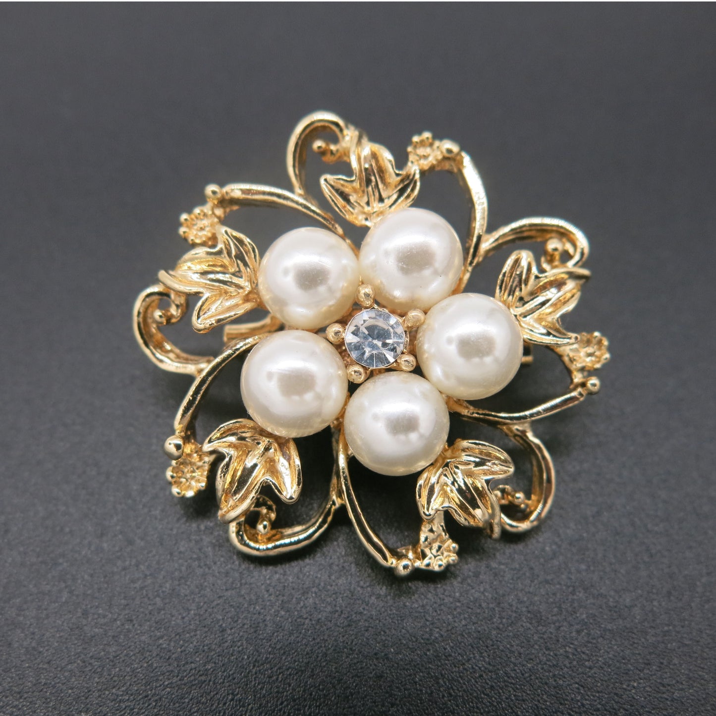 Pearl Alloy Flower Brooch