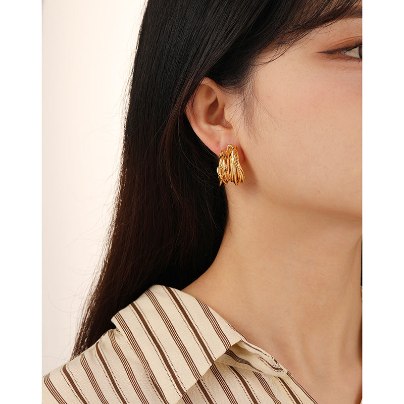 Multiple Line Metallic Wind C Earrings