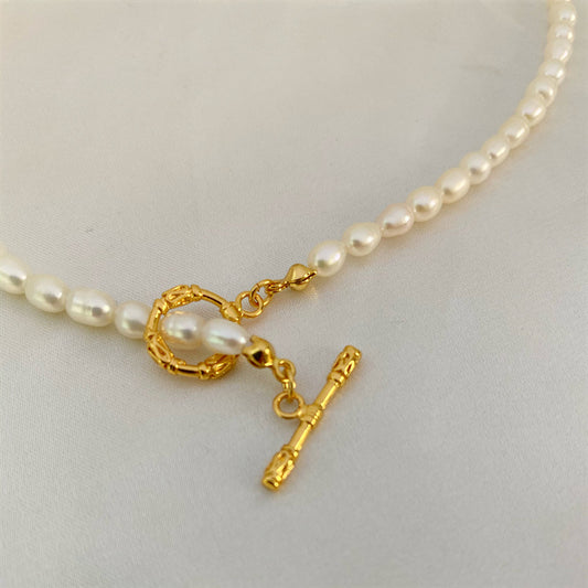 French freshwater pearl necklace