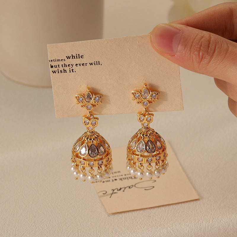 Zircon Wind Chimes and Pearl Earrings