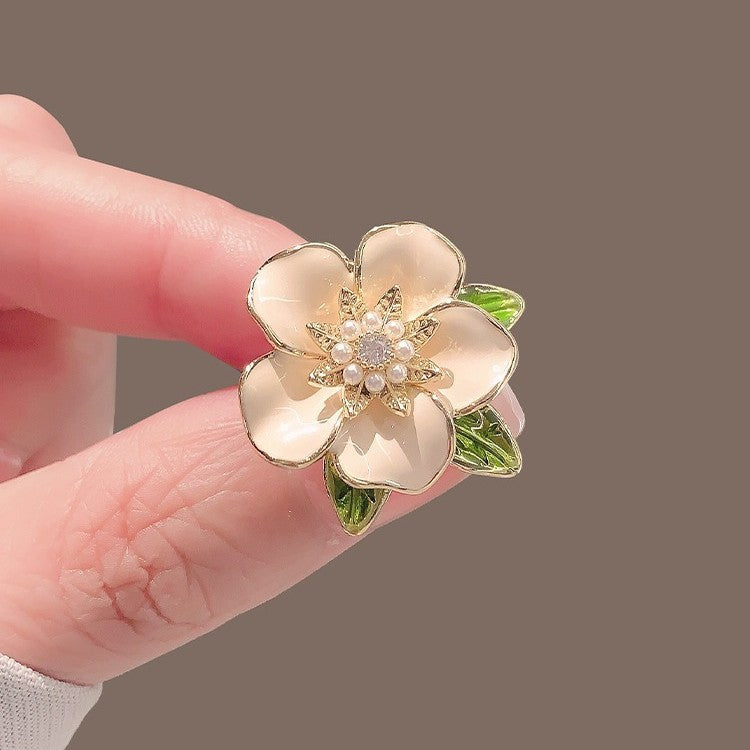 Anti-glare Japanese Camellia Brooch