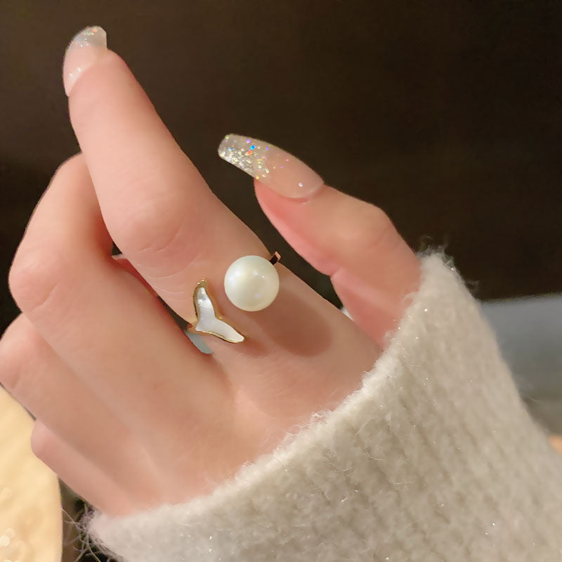 Fishtail Pearl Split Ring