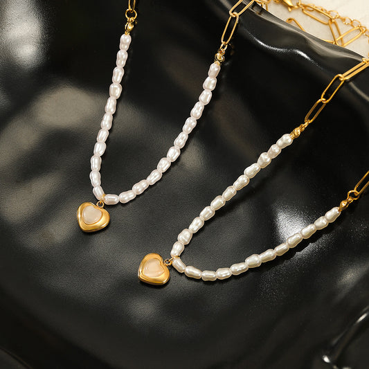 Simple pearl love pendant necklace