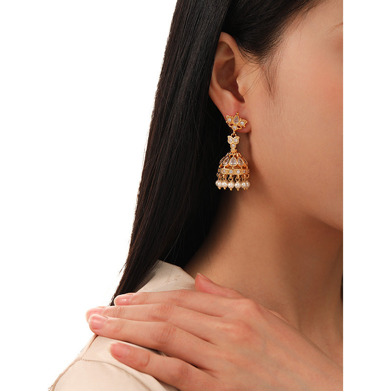 Zircon Wind Chimes and Pearl Earrings