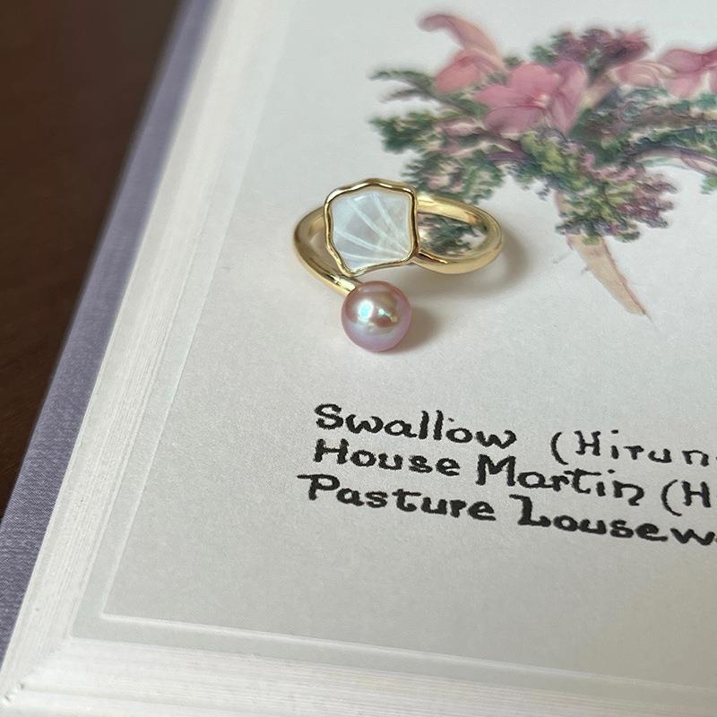 Adjustable mother-of-pearl vintage ring