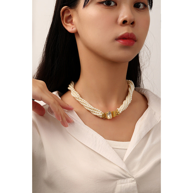 Palace style twisted pearl necklace