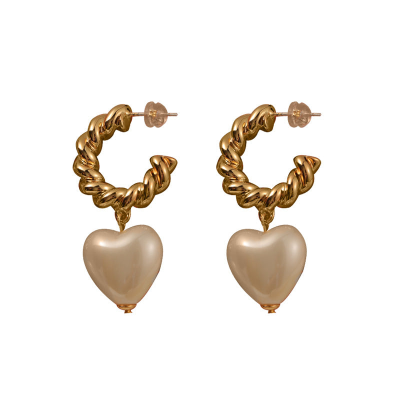 C-twist Heart Pearl Earrings