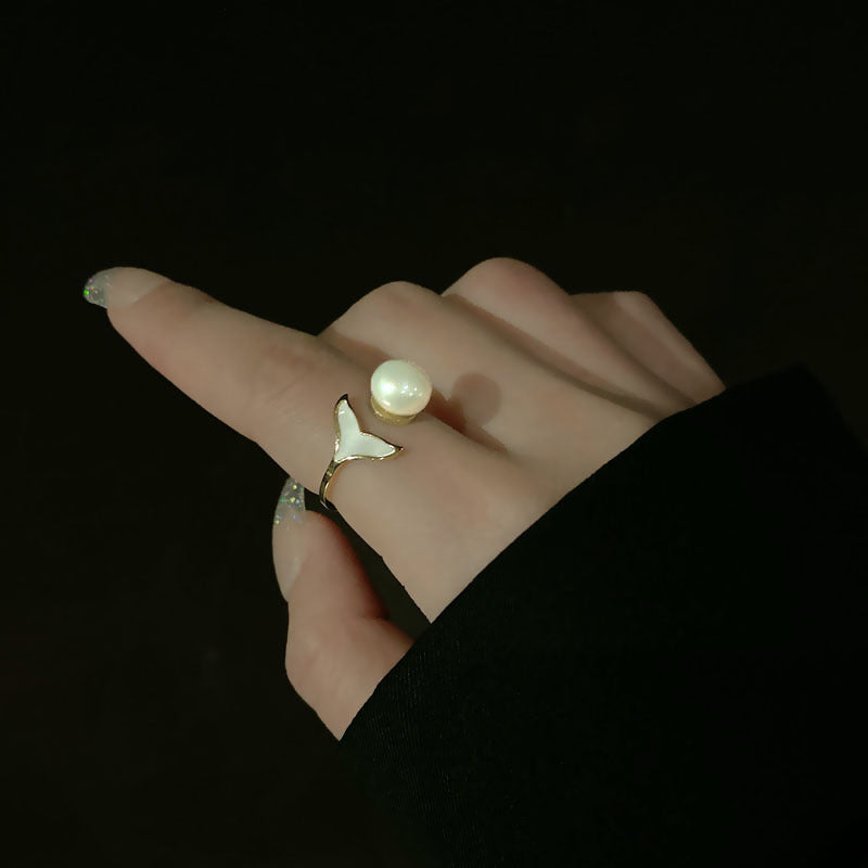 Fishtail Pearl Split Ring