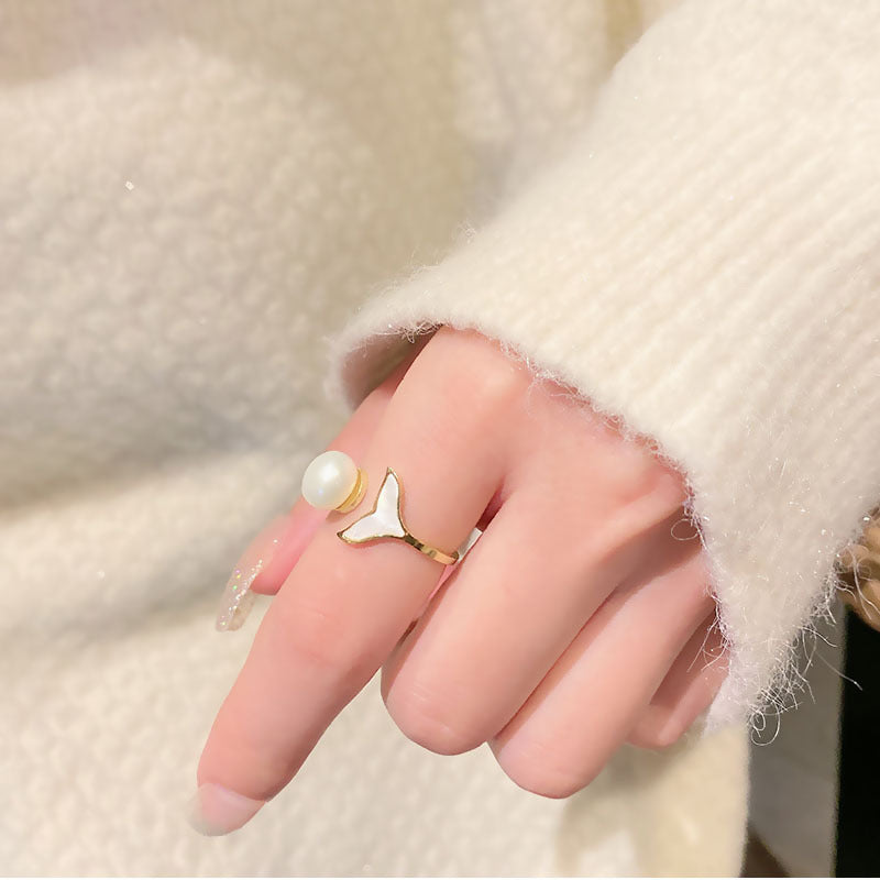 Fishtail Pearl Split Ring