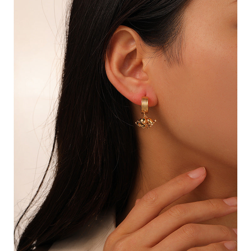 Bellflower C-shaped Earrings