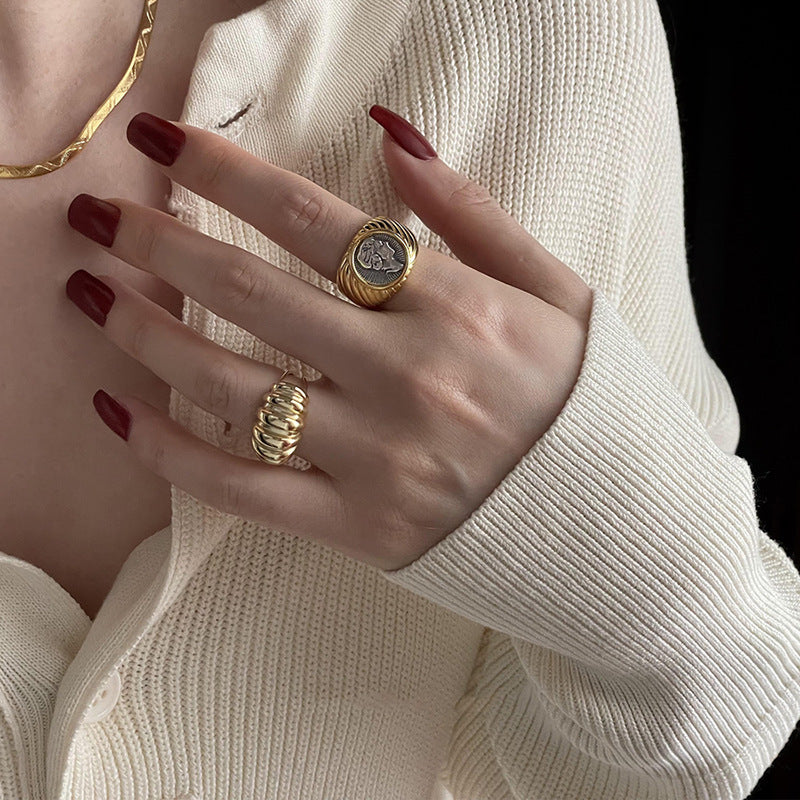 Vintage Gold Fashion Textured Ring