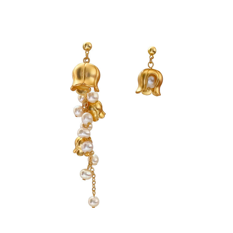 Suzuran Freshwater Pearl Asymmetrical Earrings