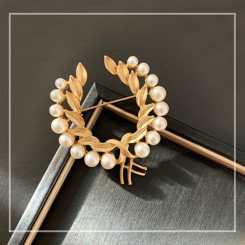 Matte Gold Pearl Wheat Brooch