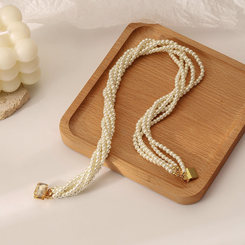 Palace style twisted pearl necklace