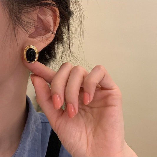 Vintage Black and White Gemstone Oval Stud Earrings